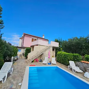 Villa Kate, With A Private Swimming Pool And Garden, Malinska