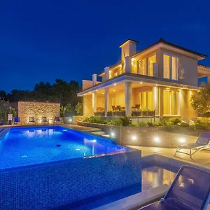 Villa Roko, Malinska
