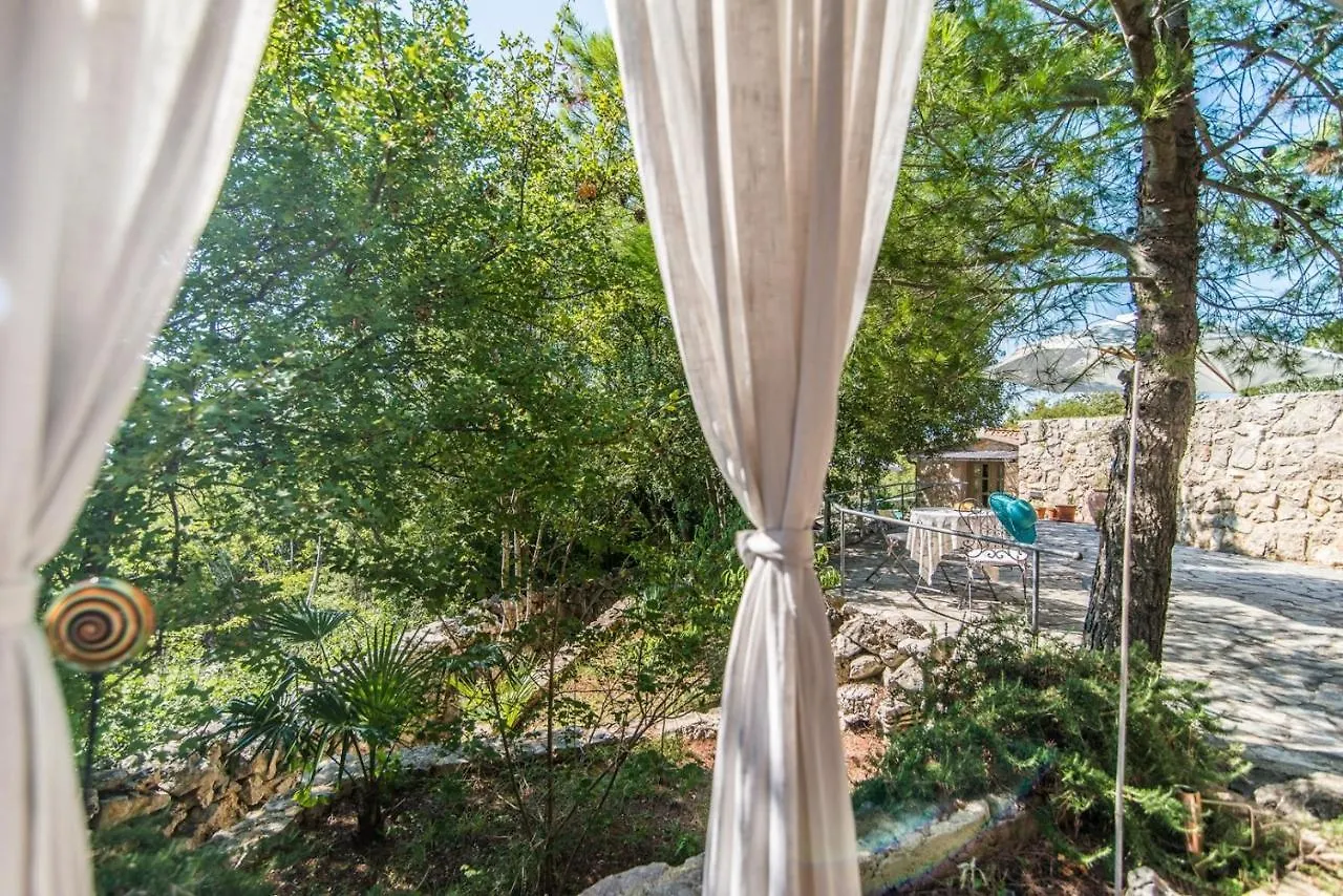 Villa Menta 2 2445 Malinska